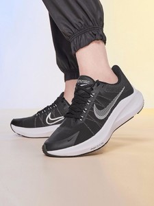  Nike Zoom Winflo 8 Erkek Siyah Koşu Ayakkabısı CW3419-006