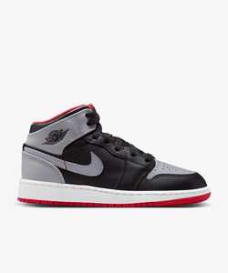 Nike Air Jordan 1 Mid Spor Ayakkabısı DQ8426-006 (YARINM NUMARA BÜYÜK ALMANIZI ÖNERİYORUZ)