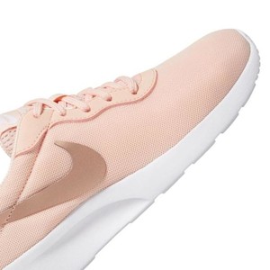  Nike Wmns Tanjun Yürüyüş Ayakkabısı 812655-611