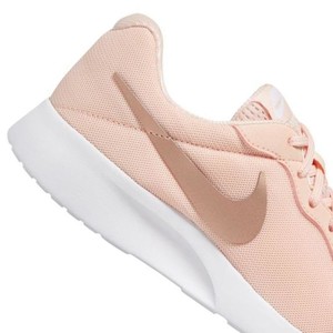  Nike Wmns Tanjun Yürüyüş Ayakkabısı 812655-611