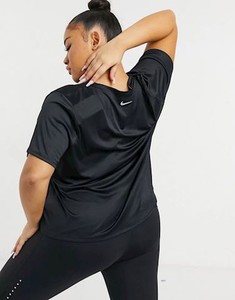  Nike Running Plus Swoosh T-shirt in Black  DC6912-010