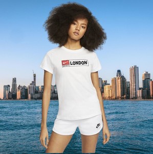  Nike Sportswear Basic Tee City Series London Baskılı Beyaz Tişört CZ0197-100