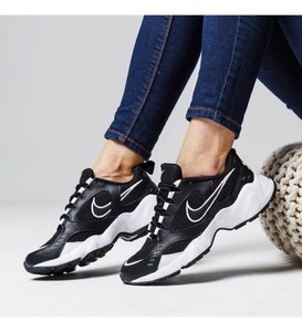  Nike Wmns Nike Air Heights Koşu ve Antrenman Ayakkabısı CI0603-001