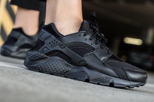 Nike Huarache Run Spor Ayakkabı-654275-016 (DAR KALIP BİR NUMARA BÜYÜK ALINMASINI ÖNERİYORUZ)