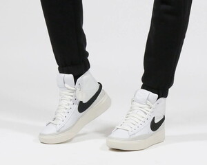 Nike Blazer Phantom Mid  Günlük Spor Aysakkabı DX5800-100 (YARIM NUMARA BÜYÜK ALMANIZI ÖNERİRİZ)