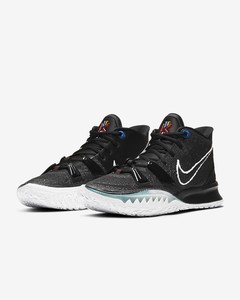  Nike Kyrie 7 Erkek Basketbol Ayakkabısı Siyah/Beyaz - CQ9326-002