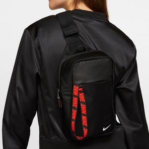  Nike Sportswear Essentials Hip Pack 5 Liters DR0353-010