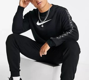  Nike Repeat Taping Polar Sweatshirt - Siyah-DQ1938-010 (BİR BEDEN KÜÇÜK ALMANIZI ÖNERİYORUZ)