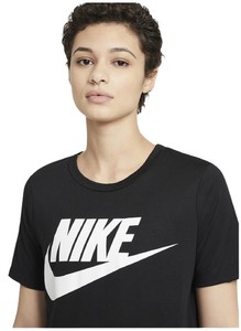  Nike Sportswear Essential  T-Shirt AT5464-010